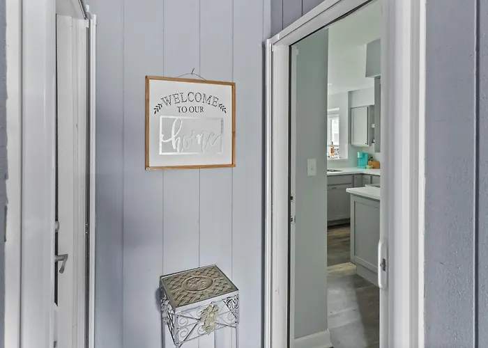 Charming 1st-floor In North Ocean Just Steps From The *