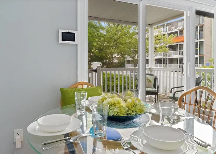 Charming 1st-floor In North Ocean Just Steps From The Holiday home *