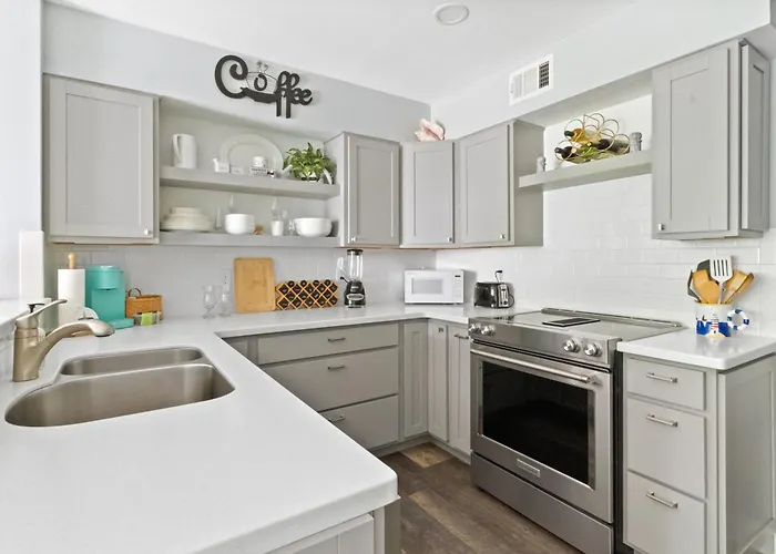 Charming 1st-floor In North Ocean Just Steps From The